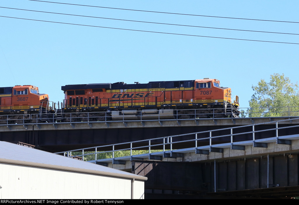 BNSF 7087